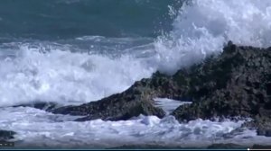 Ветер море рвёт на части