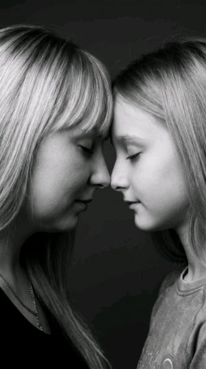 Доделываю снежинку и буду показывать вам своё портфолио