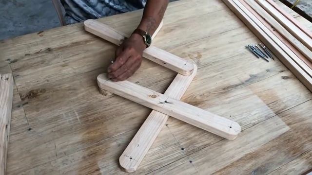 Компактная подставка для обуви из старых деревянных поддонов своими руками - Чрезвычайно удобная