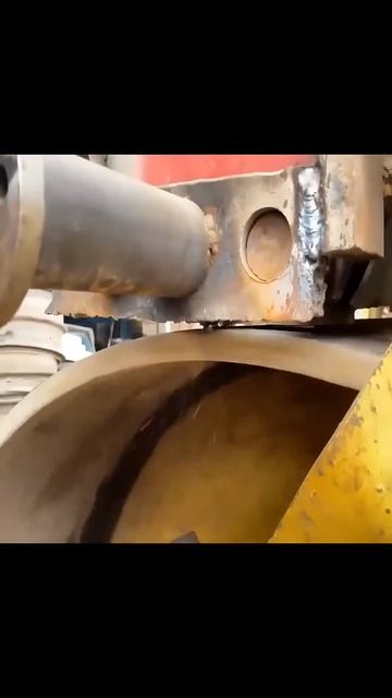 Ремонт дорожного катка.