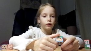 Мия и распаковка игрушек