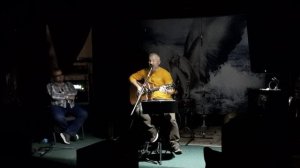 А цыган идёт