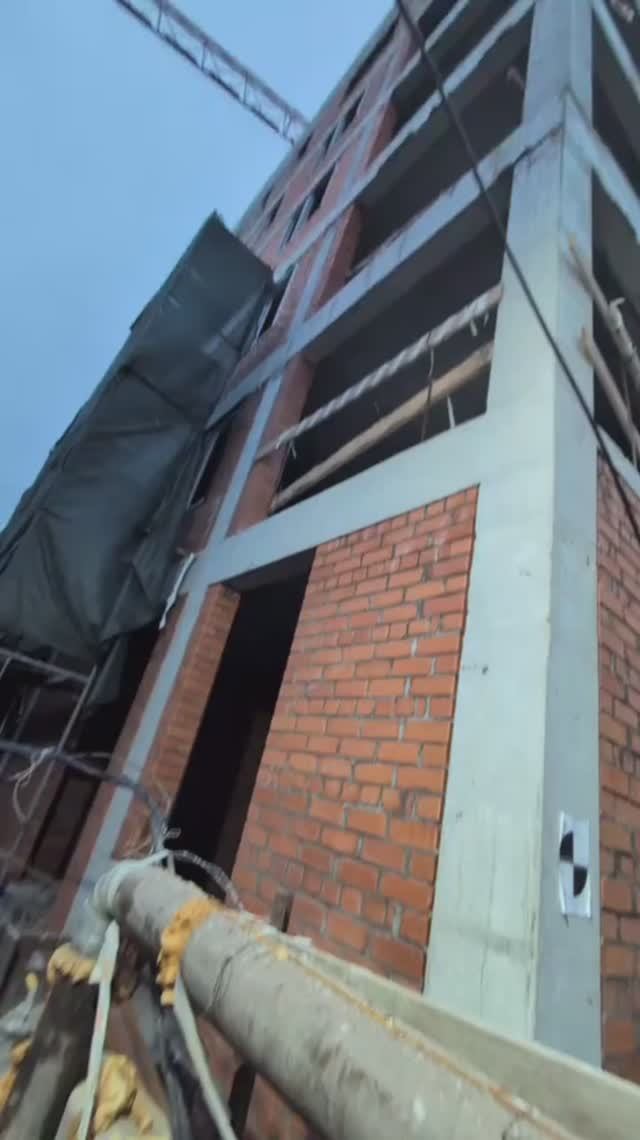 Литературный квартал, Первомайская 7. Процесс остекления