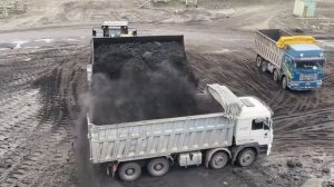 Колесный погрузчик Caterpillar 992G Загружает самосвалы 🤯🔥📸