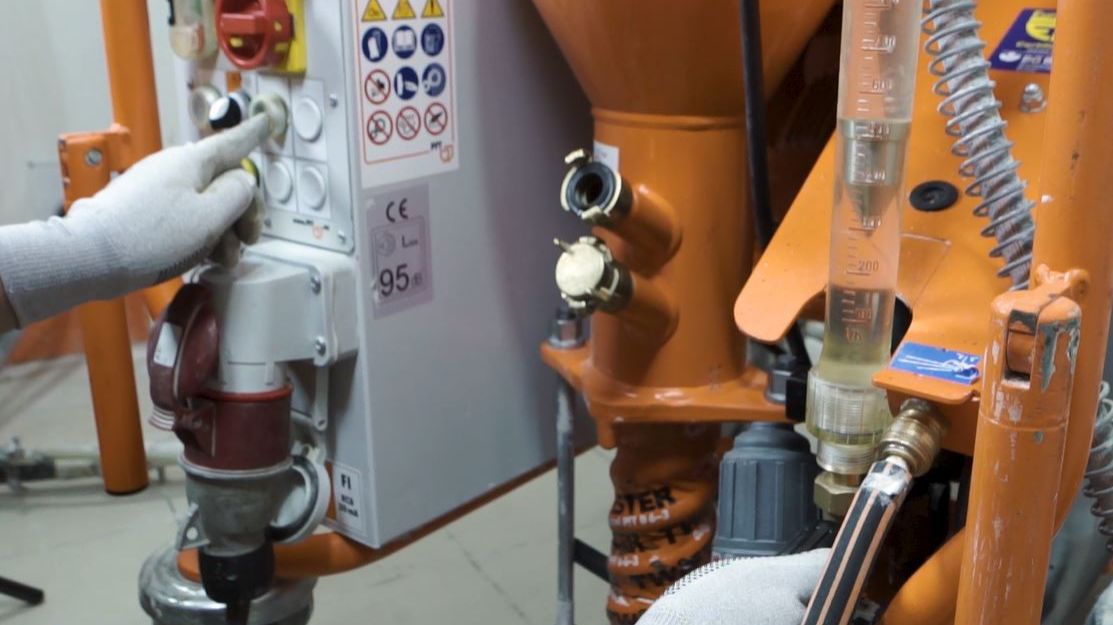 Процесс работы штукатурной станции G4 | Эксплуатация смотреть онлайн