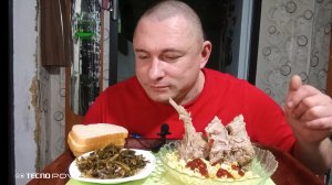 мукбанг/обжорыч/макароны с мяском, морская капуста/