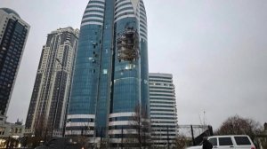 Появились кадры атаки БПЛА на Грозный. Атакован небоскрёб в Грозный-сити. 05.12.2025