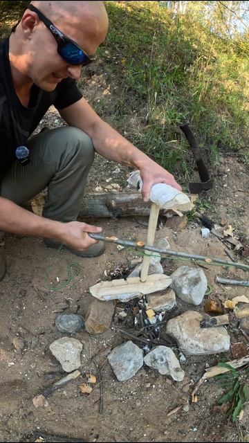 Снова разводим огонь трением. #bushcraft #бушкрафт #туризм #поход #природа #лес #огонь