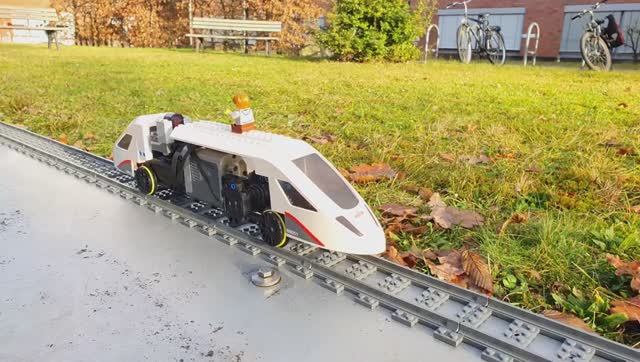 Самый быстрый в мире поезд LEGO! 🚄