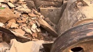 Строительство, дробление щебёнки