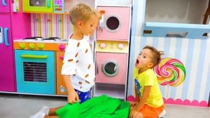 Битва в прятках от Ники и Влада!