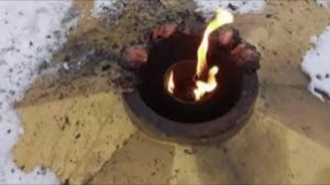 В Казахстане полиция ищет вандалов, жаривших курицу на Вечном огне