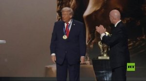 ترامب يحصل على جائزة خاصة من الـ"فيفا"