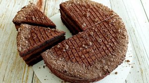 Шоколадный торт Мандела с шоколадно-банановым кремом!