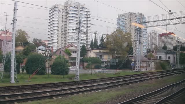 Подъзжаем к городу Адлеру.   А дальше Абхазия и мы в столовой..Исп. Женя Тополь - Железная дорога.