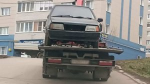 Школьник без прав проехал на авто по пешеходной лестнице в Чебоксарах