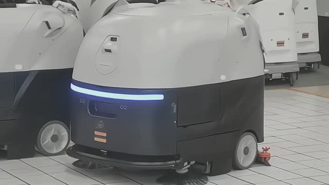 Автономный робот-уборщик 3в1 ASTOR R2 Prestige | Рабочая станция в комплекте