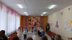 Танец _Шумные но классные_. Утренник на 8 марта. Подготовительная группа