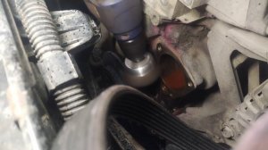 фольксваген туарег 3,6л замена помпы, замена штуцера печки и корпуса датчика температуры