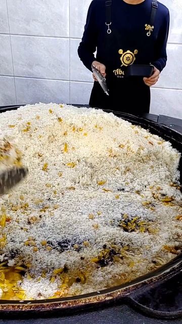 Плов #плов #узбекистан #ош #узбекскийплов #вкусно #казан #еда #мясо  #восточнаякухня #казы #osh #нут