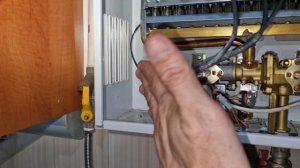 КОЛОНКА ЗАЖИГАЕТСЯ, НО ПРОДОЛЖАЕТ БИТЬ ИСКРА И ТУХНЕТ.