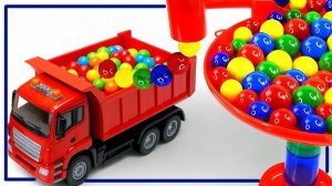 Мультики для детей. Яркие шарики на трассе и игрушечные машинки. Развивающие Мультики для малышей