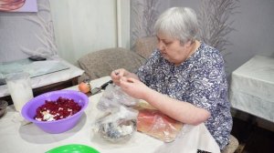 На НОВЫЙ ГОД 2026 обязательно приготовит пенсионерка этот салат Который гости съедят первым ВКУСНО