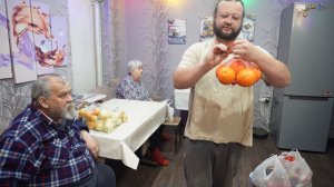 Пенсионеры получали НА НОВЫЙ ГОД 2026 декабрьскую пенсию и заказали продукты к 31 декабря на стол