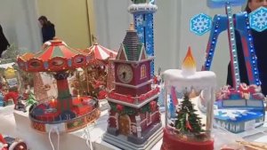 Путешествие в детство, новогодняя симфония заводных игрушек.