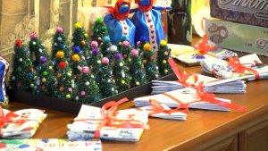 В Социальном приюте для детей и подростков состоялся мастер-класс по созданию новогодних игрушек