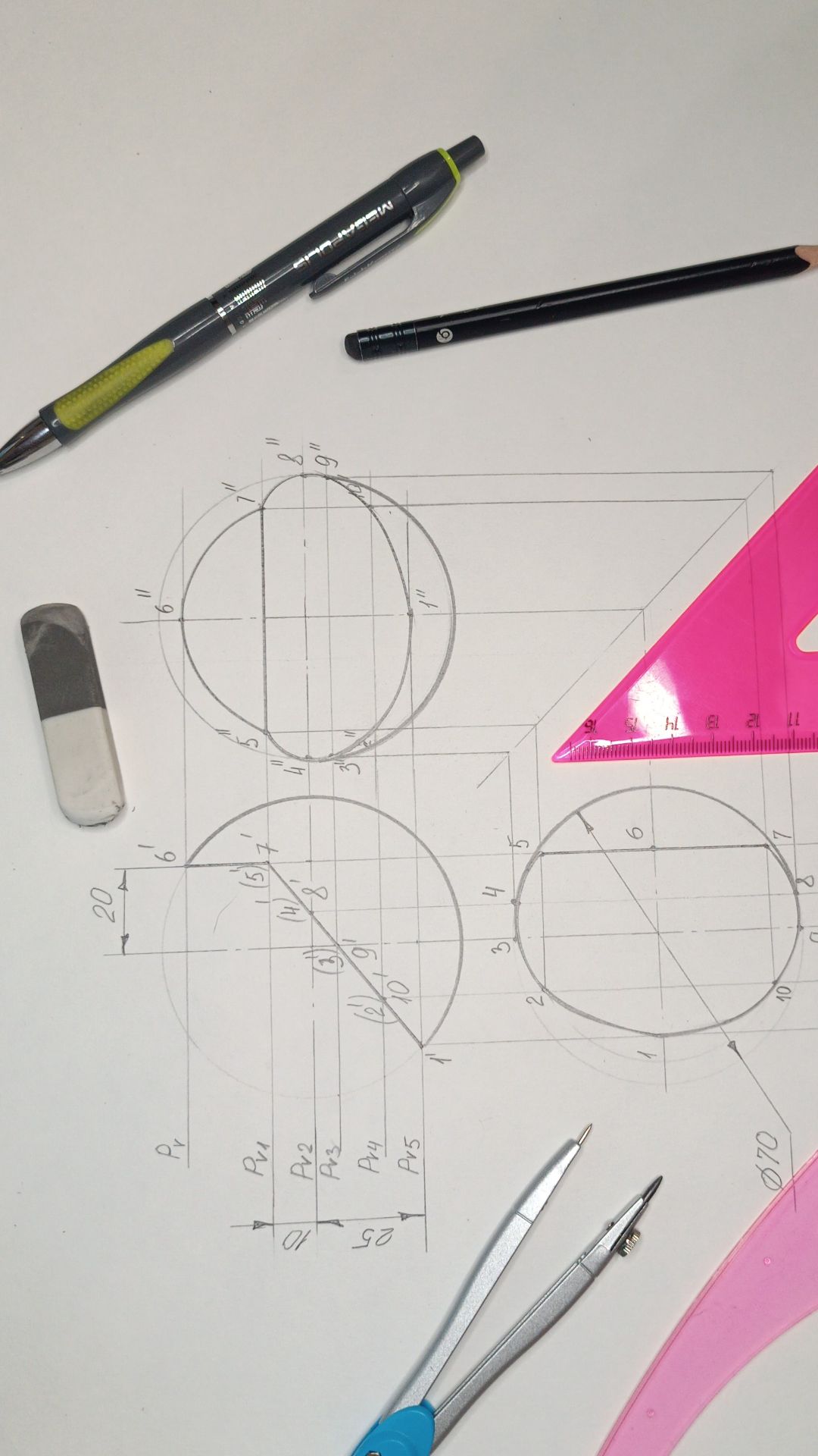 Как начертить шар, усеченный двумя плоскостями