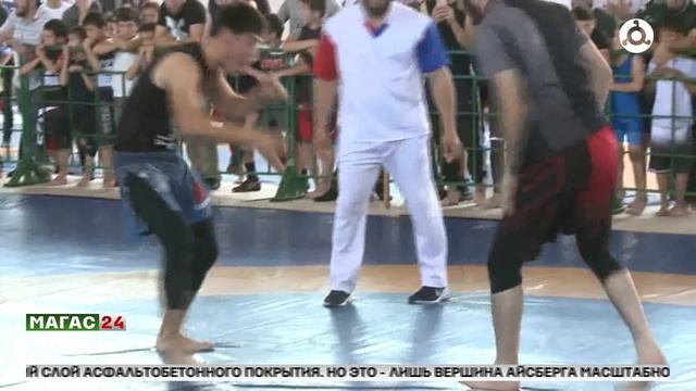 Самбистам России вернули право выступать под флагом страны на международных стартах