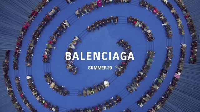 Показ коллекции Balenciaga весна-лето 2020