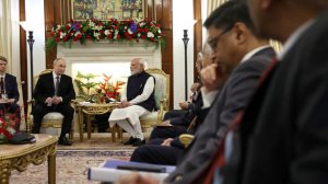 29 документов и новый импульс отношениям: как прошли переговоры Путина и Моди