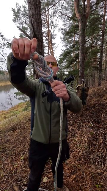 Как завязать проводник-восьмёрка? #lifehacks #knot #camping #узлы #туризм