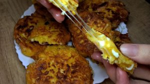 Ленивые пирожки с яйцом, колбасой и сыром на сковороде. Простые рецепты