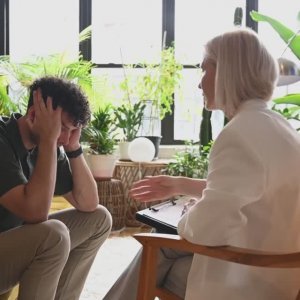 Вот был ужасный врач - а стал прекрасный клоун