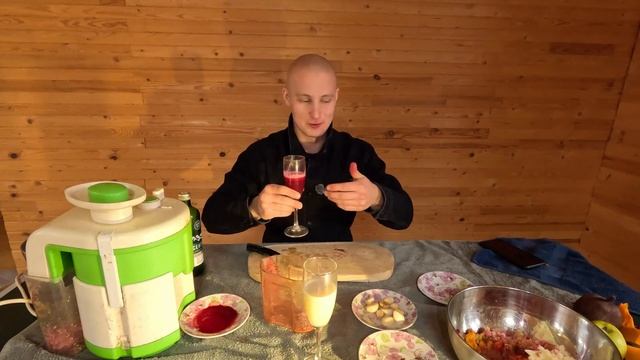 Пробую давить сок из всего. Вкусно, горько, больно.