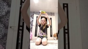 Ого как у меня получилось три раза поставить бутылочку🙃