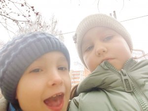 кормим синичек птичек