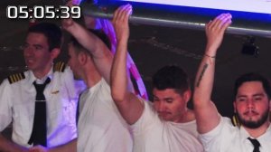 100 Pilots Fight For A Private Jet