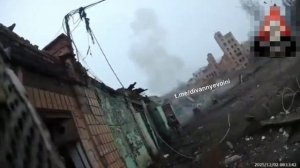 Момент прилёта FPV-дрона по колумбийским наемникам из ВСУ в Купянске !!!