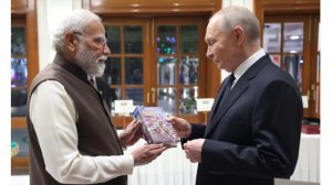 Бхагавад Гита на 1 канале России, подарок Путину В.В. от Нарендра Моди