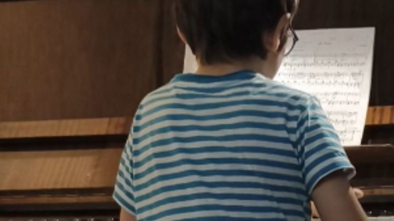 Учение и труд - все перетрут! Гоша разбирает новые композиции смотреть онлайн