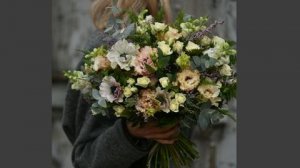 Простой раскидистый букет