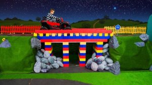 Мультик для детей. Дети играют роль полицейских и грабителей 🚓🚨