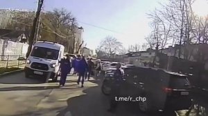 ⚡️Водитель внедорожника избил медика скорой помощи и скрылся в Симферополе.

По данным СМИ, инцидент