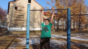 10-ЛЕТНИЙ Пацан Научился Выход на Одну На Турнике За 1 Тренировку