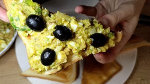 Мега вкусно и быстро. Тост с авокадо тунцом и яйцом. Идеально на завтрак. Закуска на новый год 2026
