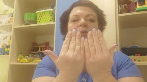 "На полянке дом стоит"